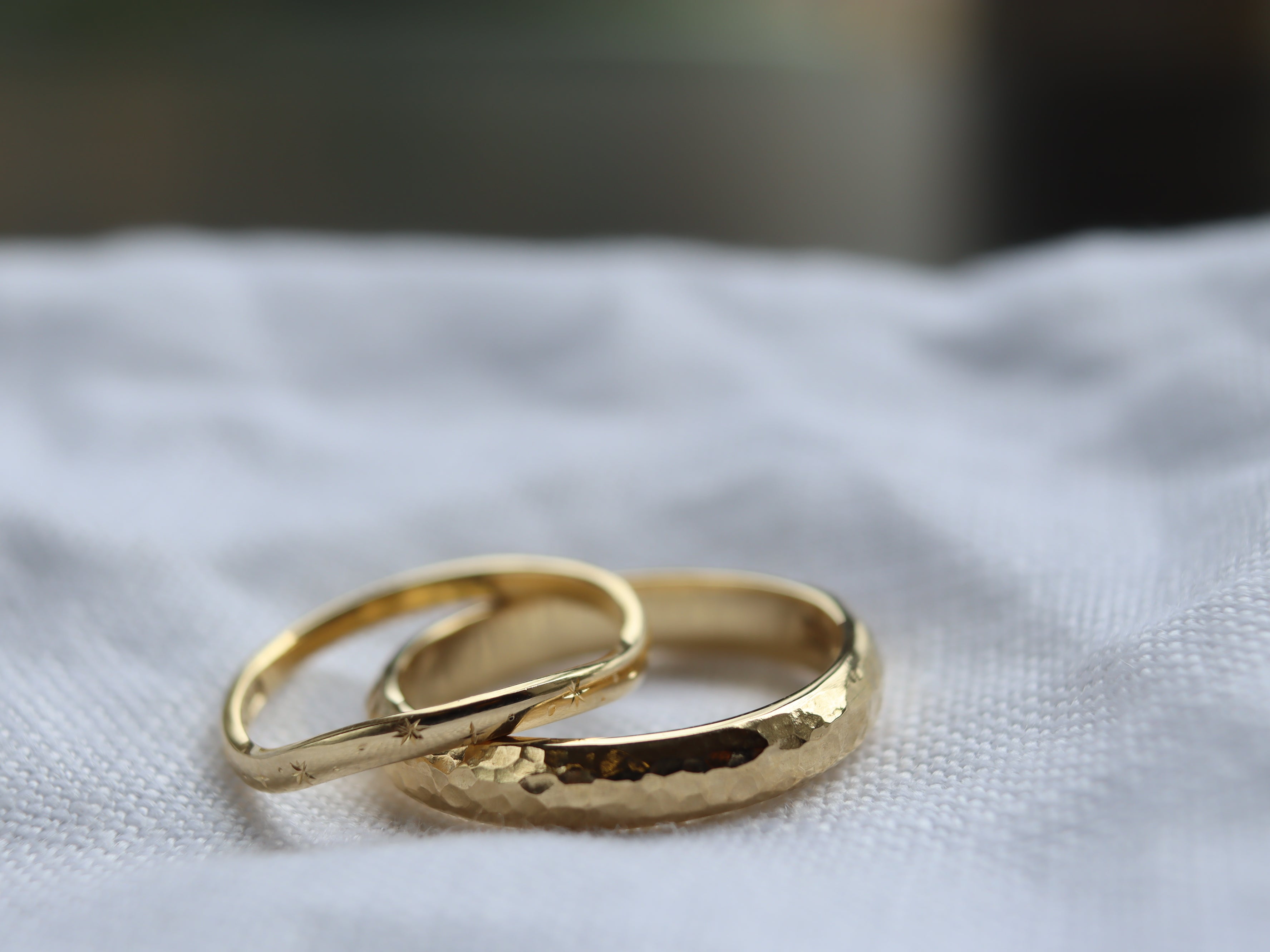 Everything you need to know about fitted wedding bands