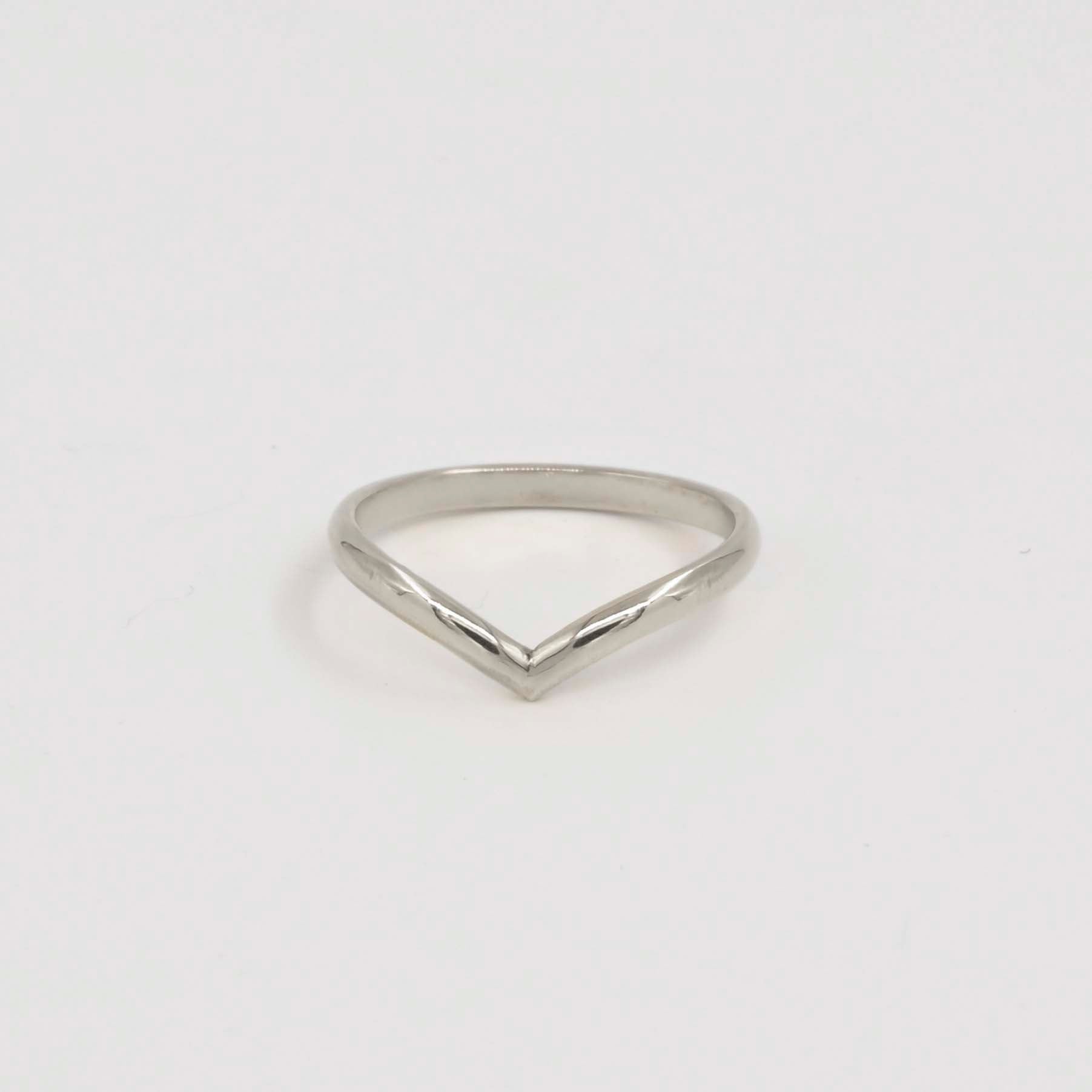 18ct White Gold Chevron Nesting Wedding Ring