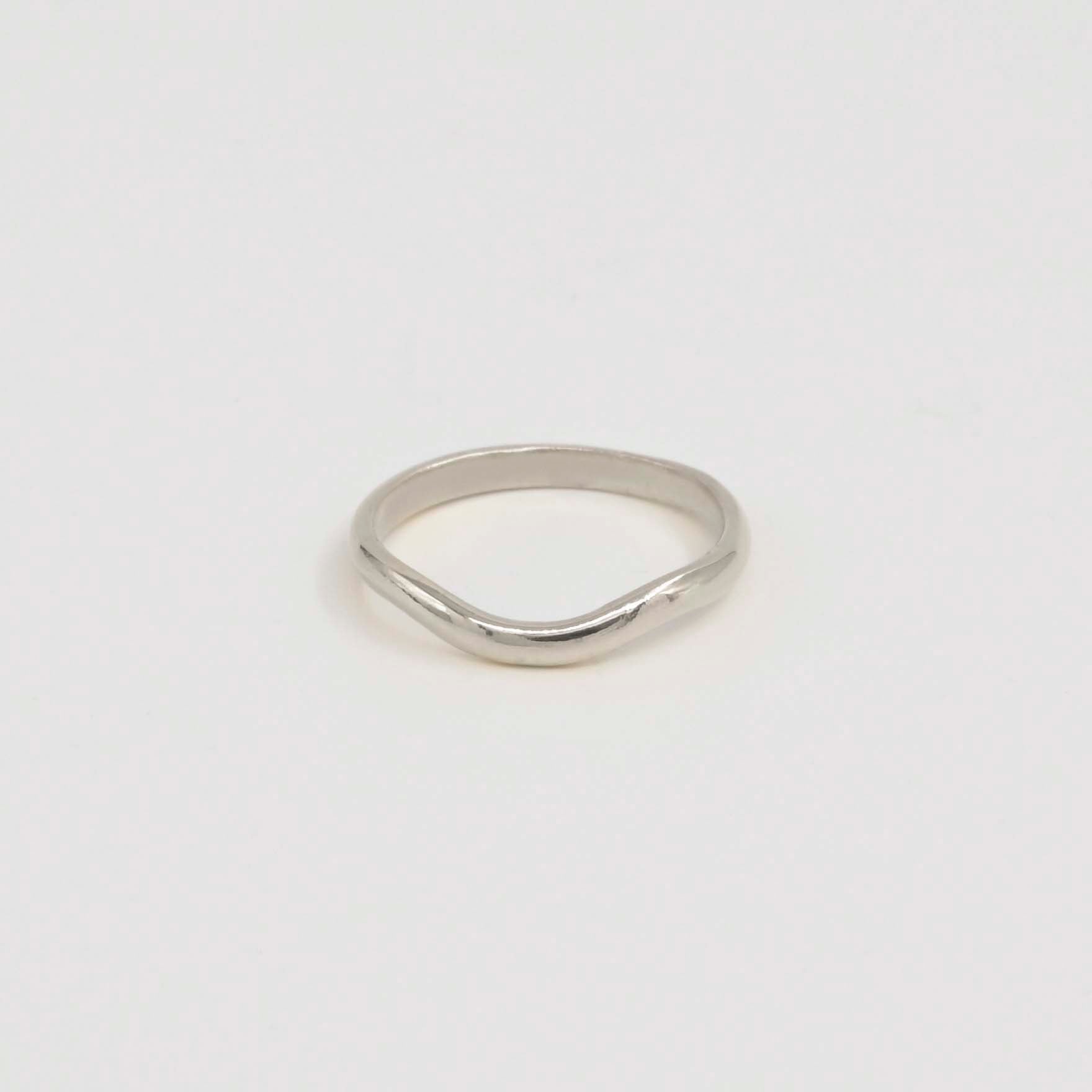 18ct White Gold Curved Nesting Wedding Ring